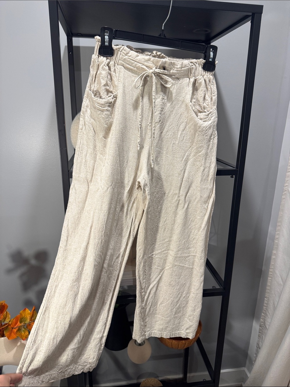 037. Womenโs Cream Drawstring Wide-Leg Pants